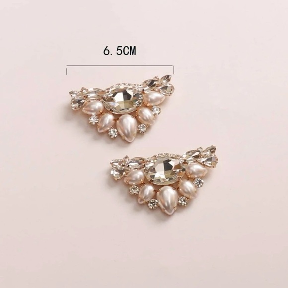 🪩 Embellished Shoe Clips 🪩 - Picture 2 of 4